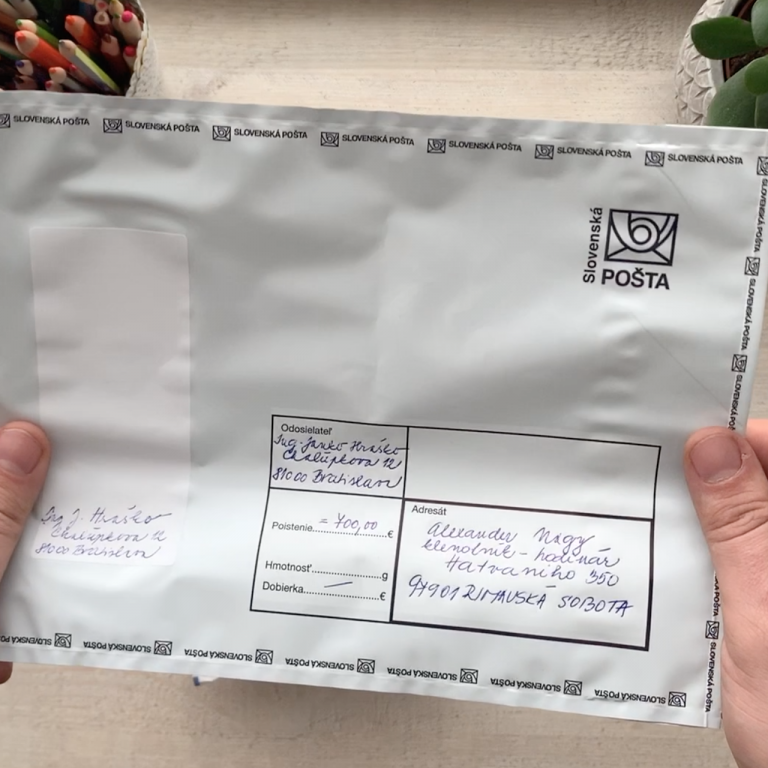 Vyplnenie poistnej obálky pre zásielku s hodinkami