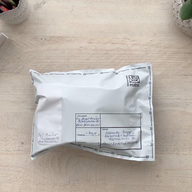 Hotová pripravená zásielka s hodinkami